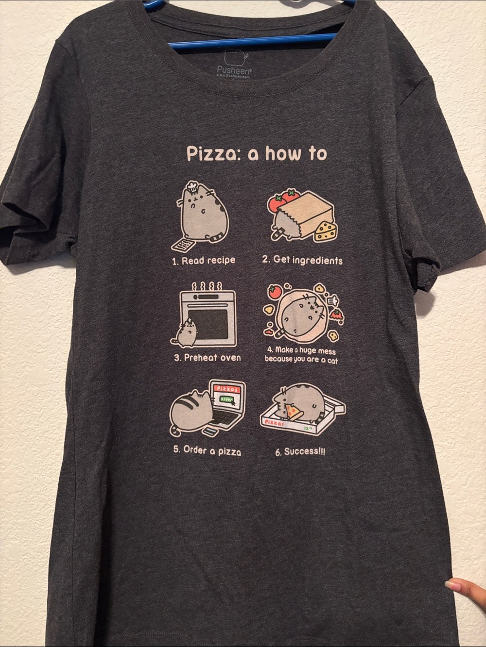 Pusheen Charcoal Gray Pizza 'A How To' Graphic Tee